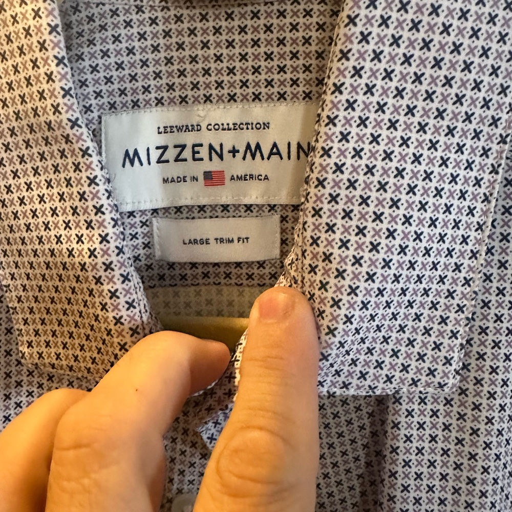 Mizzen+Main Blue and White Casual Button Down Shirt